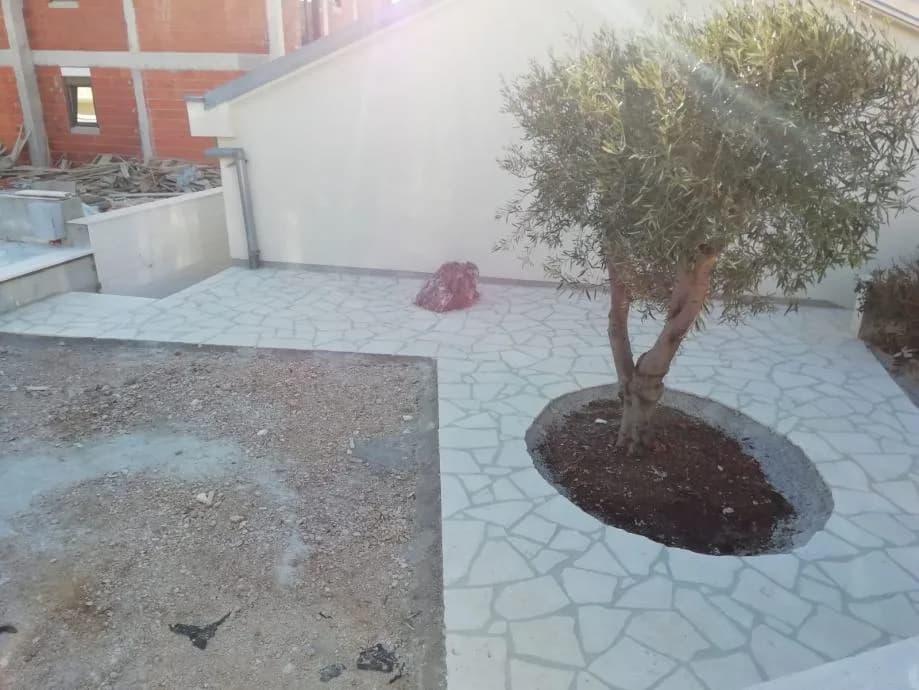Prodajem bijeli kamen bruseni cetkan buretani antico 